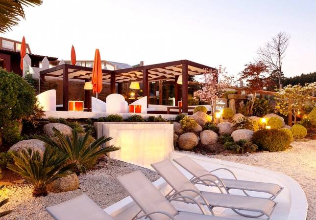 Espaciosas habitaciones en Augusta Spa Resort. Relájate con los mejores precios de Pontevedra