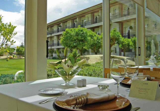Las mejores habitaciones en Augusta Spa Resort. Relájate con nuestro Spa y Masaje en Pontevedra