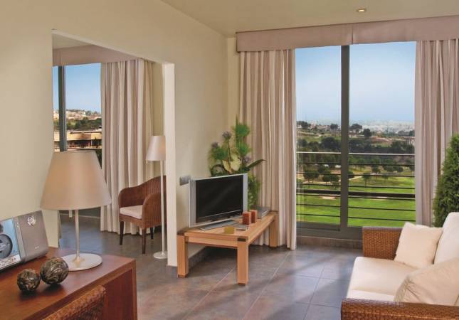 Confortables habitaciones en Hotel Barcelona Golf & Resort. La mayor comodidad con los mejores precios de Barcelona