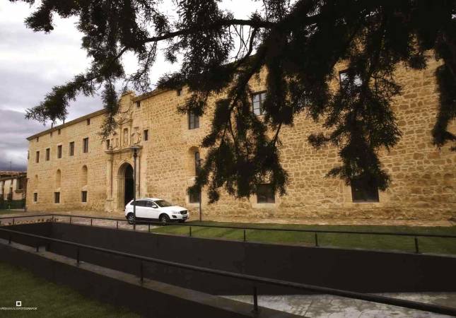 Precio mínimo garantizado para Castilla Termal Burgo de Osma. Relájate con los mejores precios de Soria