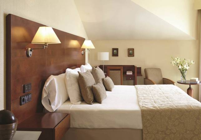 Precio mínimo garantizado para Hotel Carlos I Silgar. Relájate con nuestro Spa y Masaje en Pontevedra