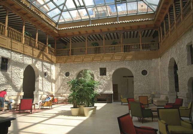 Románticas habitaciones en Hotel Spa  Convento Las Claras. Disfrúta con los mejores precios de Valladolid