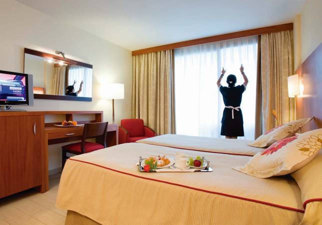 Espaciosas habitaciones en Hotel Diamante Beach. Disfruta  los mejores precios de Alicante
