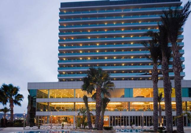 Relax y confort en Hotel Diamante Beach. Disfrúta con los mejores precios de Alicante