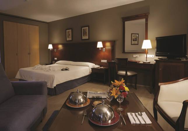 Inolvidables ocasiones en Golden Tulip Andorra Fenix Hotel. Relájate con los mejores precios de Escaldes-Engordany