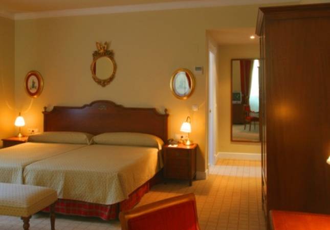 Los mejores precios en Gran Hotel Pelayo. El entorno más romántico con nuestro Spa y Masaje en Asturias