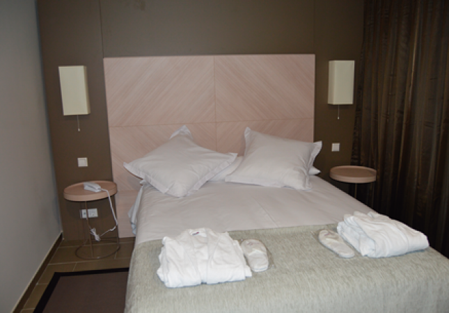 Románticas habitaciones en Hotel Balneario de Grávalos. Relájate con nuestro Spa y Masaje en La Rioja