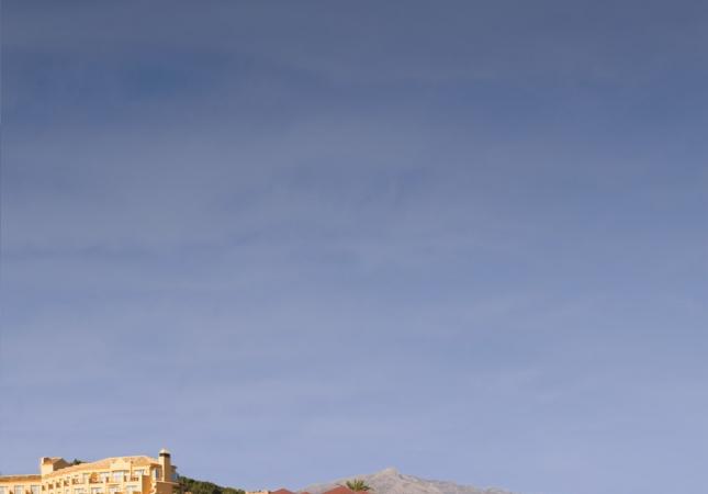 Espaciosas habitaciones en Hotel Guadalmina Spa & Golf Resort. Disfruta  nuestro Spa y Masaje en Malaga