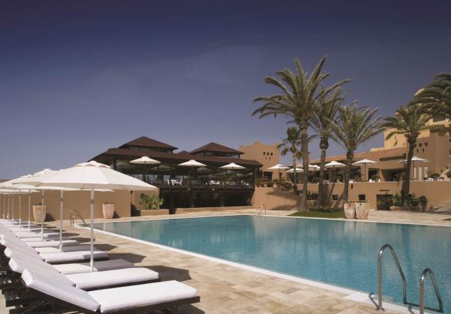 El mejor precio para Hotel Guadalmina Spa & Golf Resort. Disfrúta con los mejores precios de Malaga
