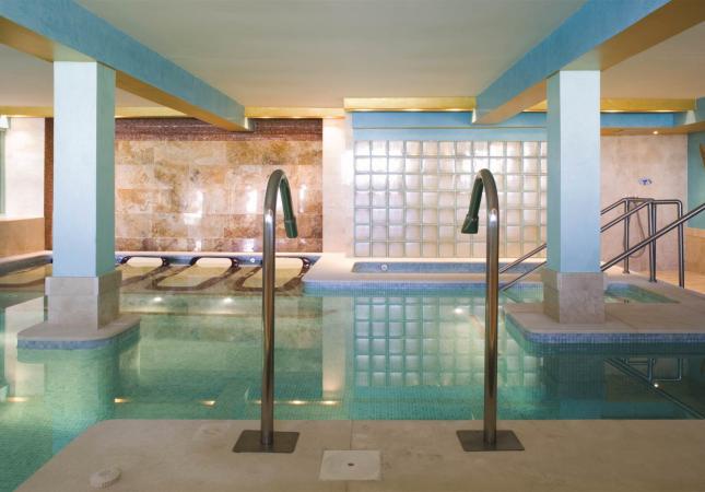 Los mejores precios en Hotel Guadalmina Spa & Golf Resort. La mayor comodidad con los mejores precios de Malaga