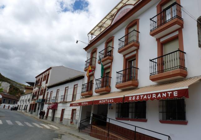 Confortables habitaciones en Hostal Rural Montual. La mayor comodidad con los mejores precios de Granada