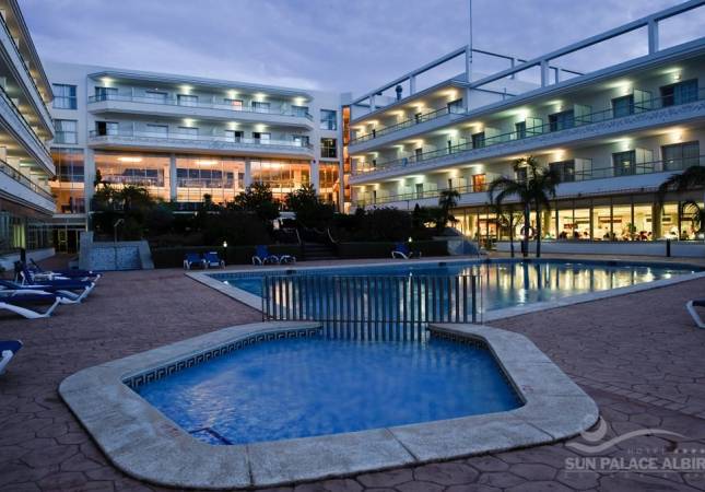 Espaciosas habitaciones en Hotel Sun Palace Albir & Spa. Disfruta  nuestro Spa y Masaje en Alicante