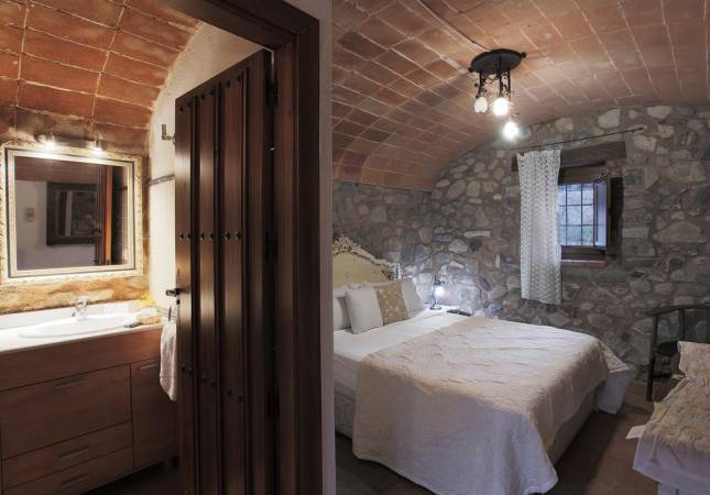 Los mejores precios en Hotel Can Darder. La mayor comodidad con nuestro Spa y Masaje en Girona