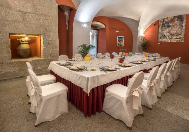 Los mejores precios en Hotel Izan Trujillo. Disfruta  nuestro Spa y Masaje en Caceres