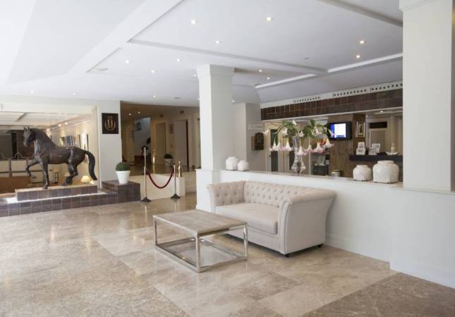 Espaciosas habitaciones en Hotel Jerez & Spa. El entorno más romántico con nuestra oferta en Cadiz