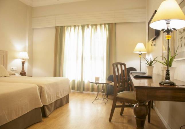 Precio mínimo garantizado para Hotel Jerez & Spa. Disfruta  los mejores precios de Cadiz