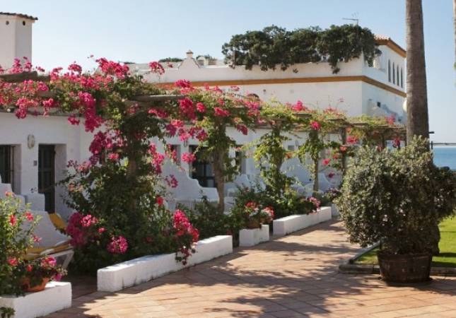 Las mejores habitaciones en Hotel Playa De La Luz. Disfruta  nuestro Spa y Masaje en Cadiz