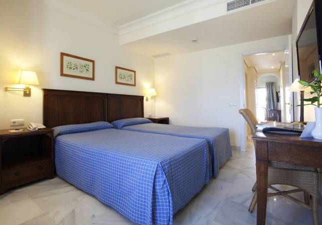 Ambiente de descanso en Hotel Playa De La Luz. Disfruta  los mejores precios de Cadiz