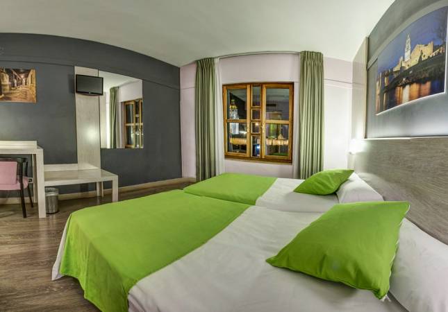 Los mejores precios en Hotel Spa Rio Ucero. El entorno más romántico con nuestro Spa y Masaje en Soria