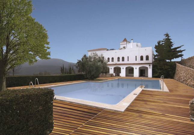 Espaciosas habitaciones en Villa de Laujar de Andarax. Relájate con los mejores precios de Almeria