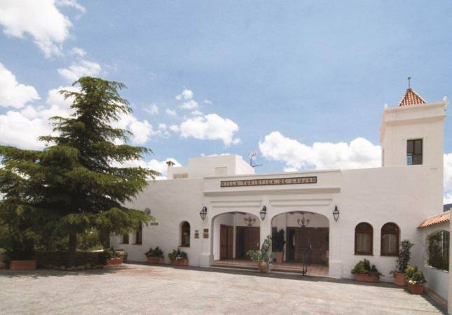 Confortables habitaciones en Villa de Laujar de Andarax. Disfrúta con los mejores precios de Almeria