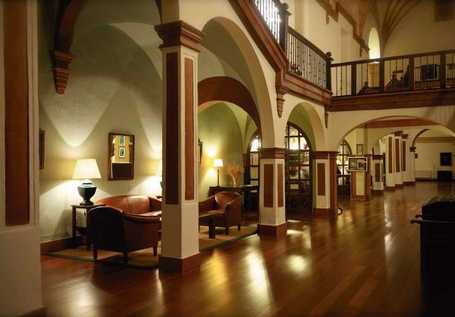 Románticas habitaciones en Hotel Monasterio de Piedra & Spa. El entorno más romántico con los mejores precios de Zaragoza