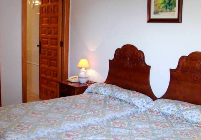 Románticas habitaciones en Hotel Villa de Priego de Cordoba. Relájate con nuestra oferta en Cordoba