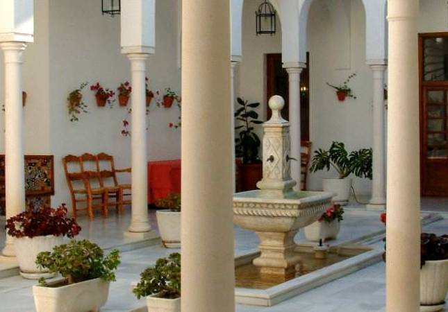 Los mejores precios en Hotel Villa de Priego de Cordoba. Relájate con nuestro Spa y Masaje en Cordoba