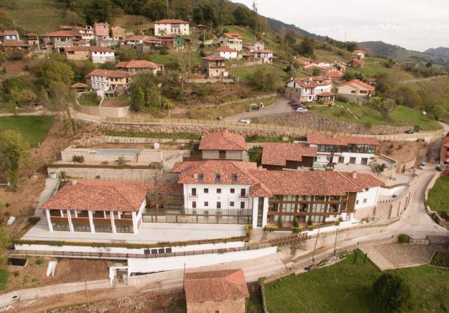 Confortables habitaciones en Eco-Resort Puebloastur Spa & Wellness. Disfruta  los mejores precios de Asturias