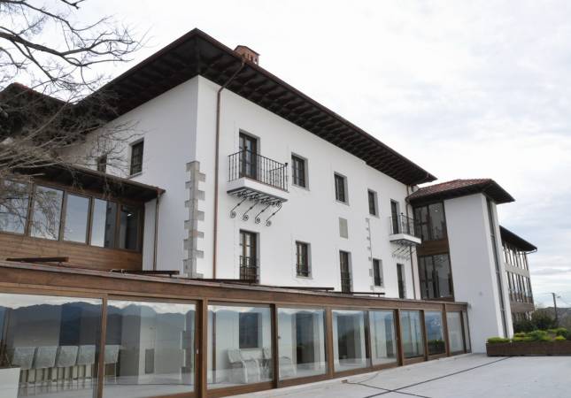 Las mejores habitaciones en Eco-Resort Puebloastur Spa & Wellness. Relájate con los mejores precios de Asturias