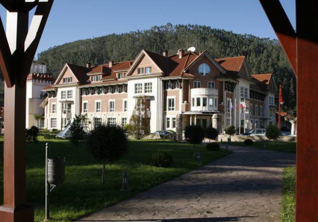 El mejor precio para Gran Hotel Balneario Puente Viesgo. Disfruta  los mejores precios de Cantabria