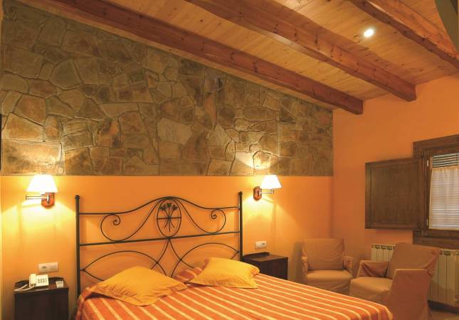 Las mejores habitaciones en Hotel Ripoll. El entorno más romántico con nuestro Spa y Masaje en Girona