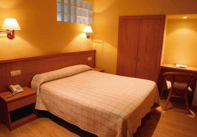 Ambiente de descanso en Hotel Ripoll. Disfruta  los mejores precios de Girona