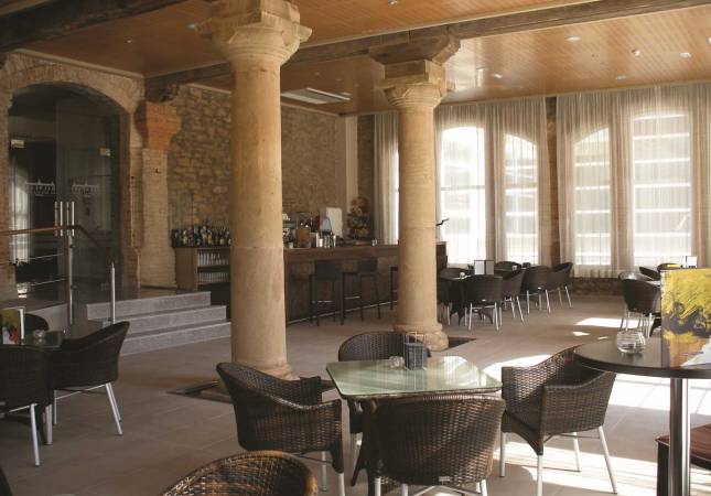 Los mejores precios en Hotel Balneari Oca Rocallaura. Disfruta  nuestra oferta en Lleida