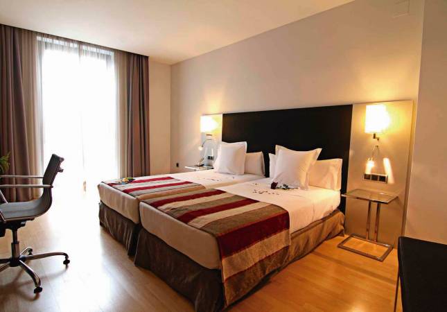 Precio mínimo garantizado para Hotel San Gil. El entorno más romántico con los mejores precios de Sevilla