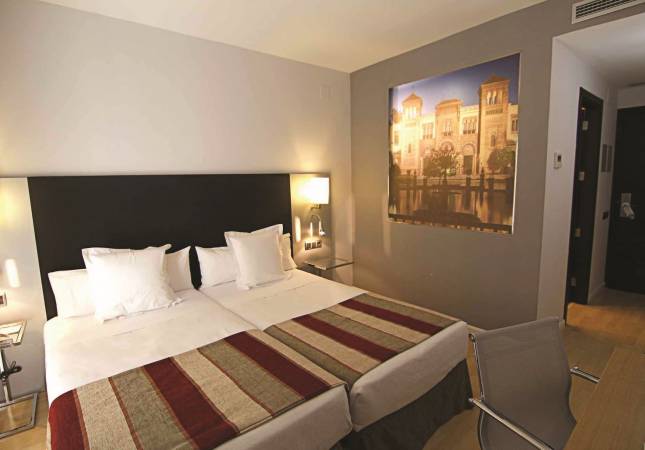 El mejor precio para Hotel San Gil. El entorno más romántico con los mejores precios de Sevilla