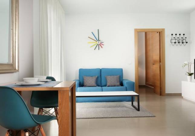 Las mejores habitaciones en Suites Del Pintor. Disfrúta con nuestra oferta en Malaga