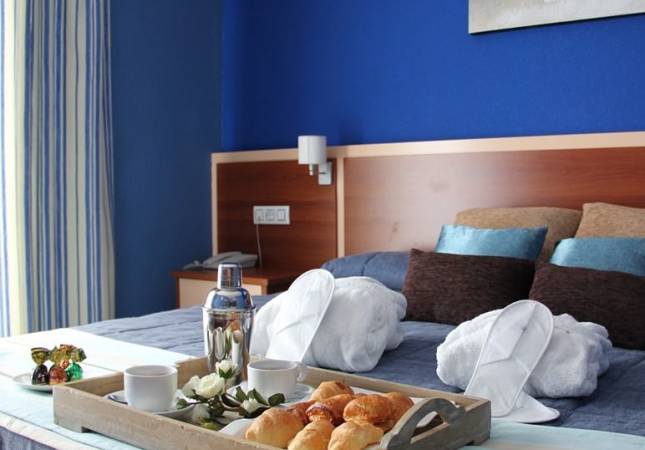 Confortables habitaciones en Hotel Sun Palace Albir & Spa. La mayor comodidad con los mejores precios de Alicante