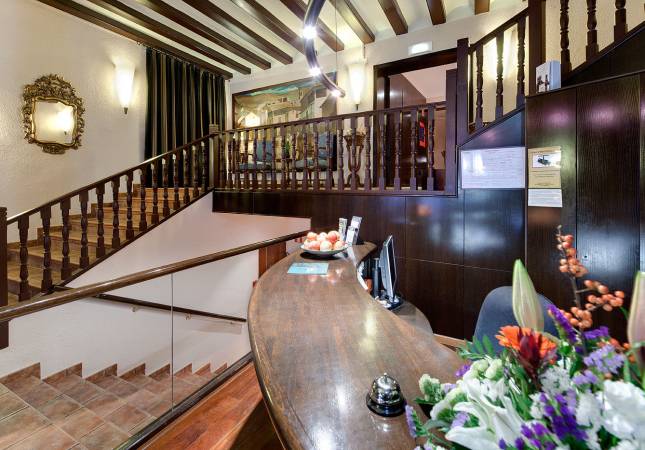 Los mejores precios en Hotel Albarracín. Disfrúta con los mejores precios de Teruel