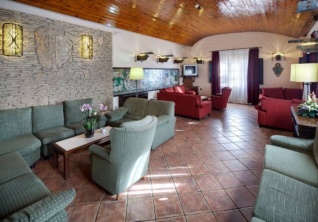 Confortables habitaciones en Hotel Albarracín. Relájate con nuestro Spa y Masaje en Teruel