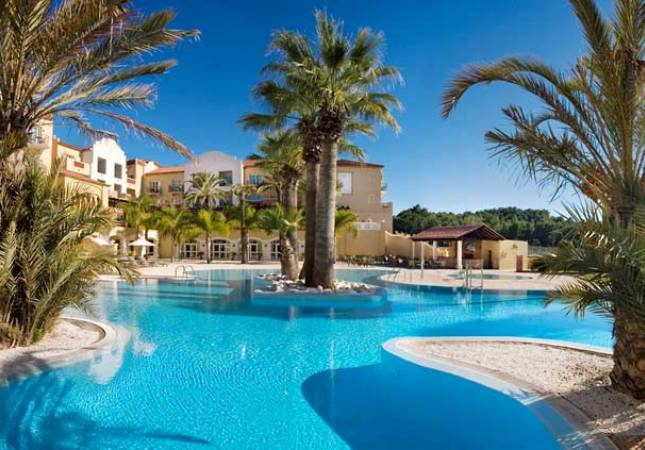 Espaciosas habitaciones en Dénia Marriott La Sella Golf Resort & Spa. Relájate con nuestro Spa y Masaje en Alicante