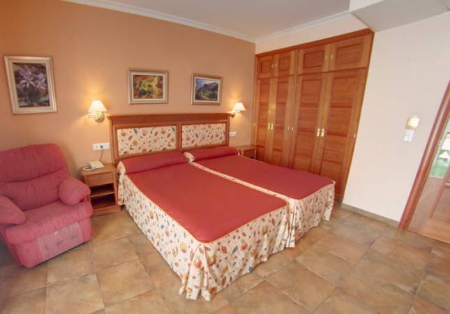 Románticas habitaciones en HOTEL & SPA PARQUE DE CAZORLA. Disfrúta con nuestro Spa y Masaje en Jaen