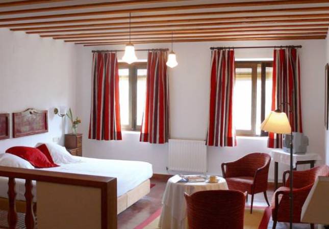 Espaciosas habitaciones en Posada San Jose. Disfruta  nuestro Spa y Masaje en Cuenca
