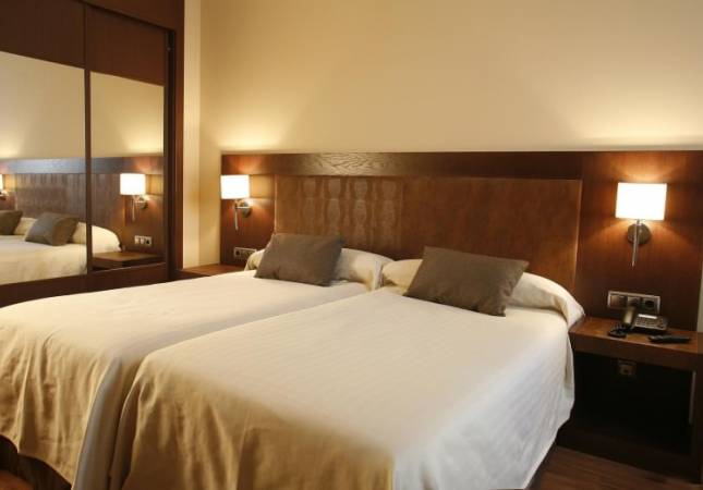 Los mejores precios en HOTEL VILLA DE ARANDA. El entorno más romántico con nuestro Spa y Masaje en Burgos