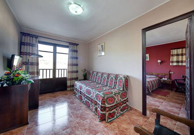 Espaciosas habitaciones en Hotel Mora. Disfrúta con nuestro Spa y Masaje en Teruel