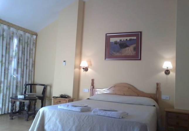 Confortables habitaciones en Hotel Villa de Cazorla. Disfrúta con nuestro Spa y Masaje en Jaen