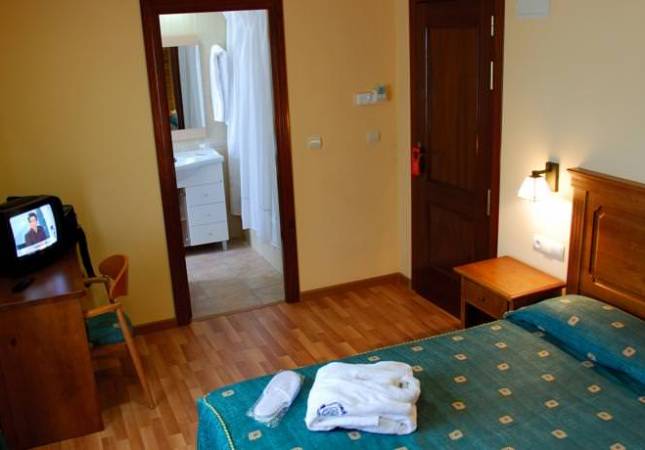 Espaciosas habitaciones en Hotel Balneario de Vallfogona. Disfrúta con los mejores precios de Tarragona