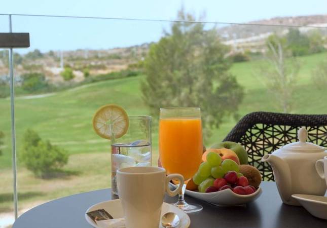 Confortables habitaciones en Hotel La Finca Golf & Spa Resort. El entorno más romántico con nuestro Spa y Masaje en Alicante