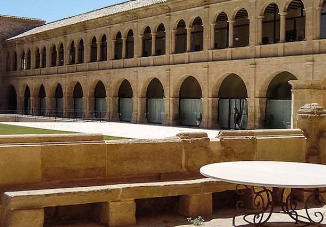 Precio mínimo garantizado para Hospedería Monasterio de Ntra Sra de Rueda. Relájate con nuestro Spa y Masaje en Zaragoza