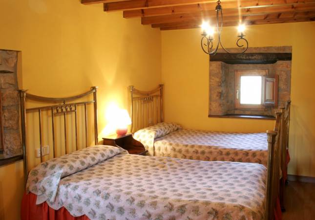 Espaciosas habitaciones en Caserio de Sorribas. Disfruta  nuestro Spa y Masaje en Asturias